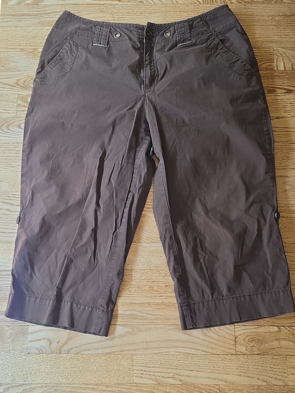 (12) St. John's Bay Brown Stretch Cotton Capris Convertible Short Summer Holiday